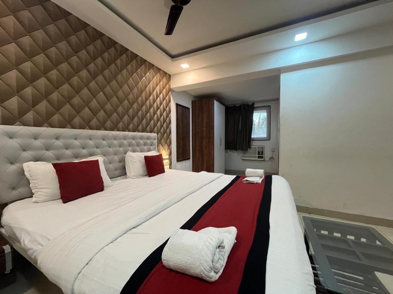 Arsh Executive Inn Dive Bagian luar foto