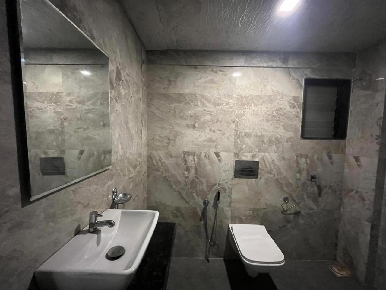 Arsh Executive Inn Dive Bagian luar foto