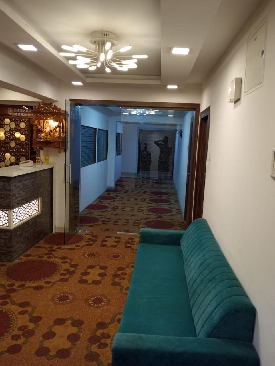 Arsh Executive Inn Dive Bagian luar foto